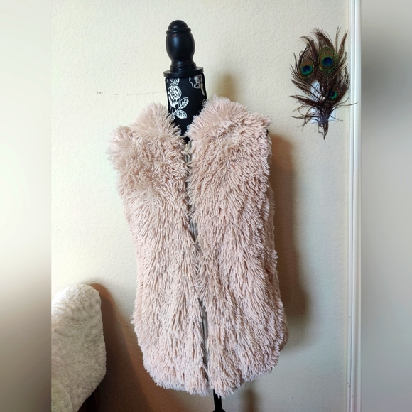 Angie sleeveless and hooded light Pink fuzzy vest with front zipper (Small) π©· - Picture 1 of 16